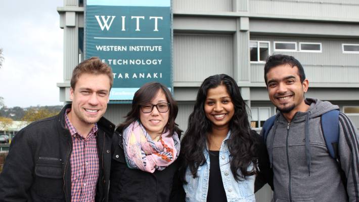 Sinh viên Học viện WITT