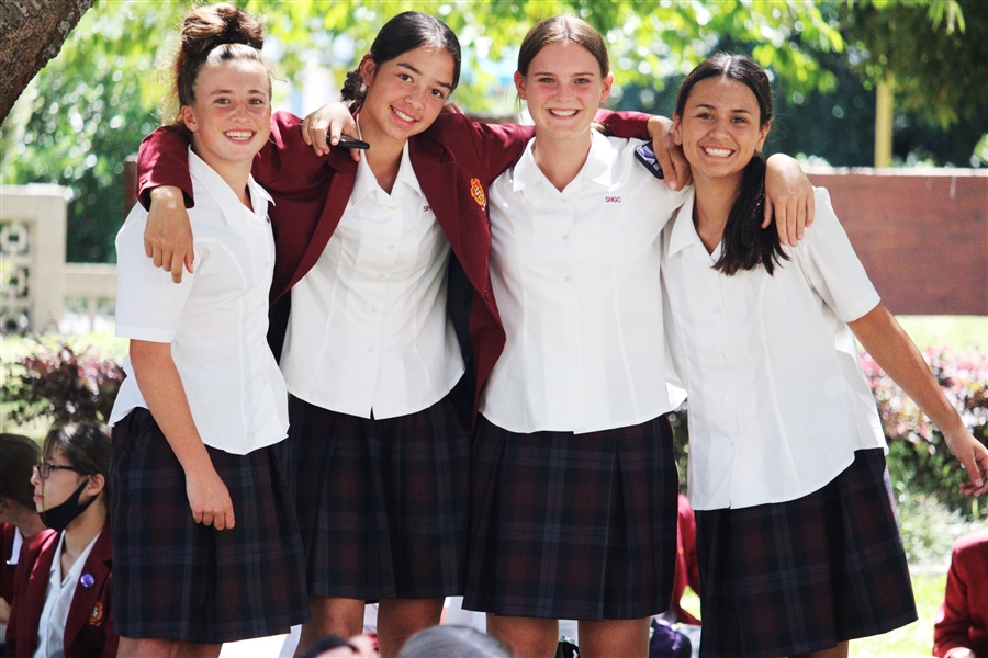 Học sinh trường Sacred Heart Girls' College